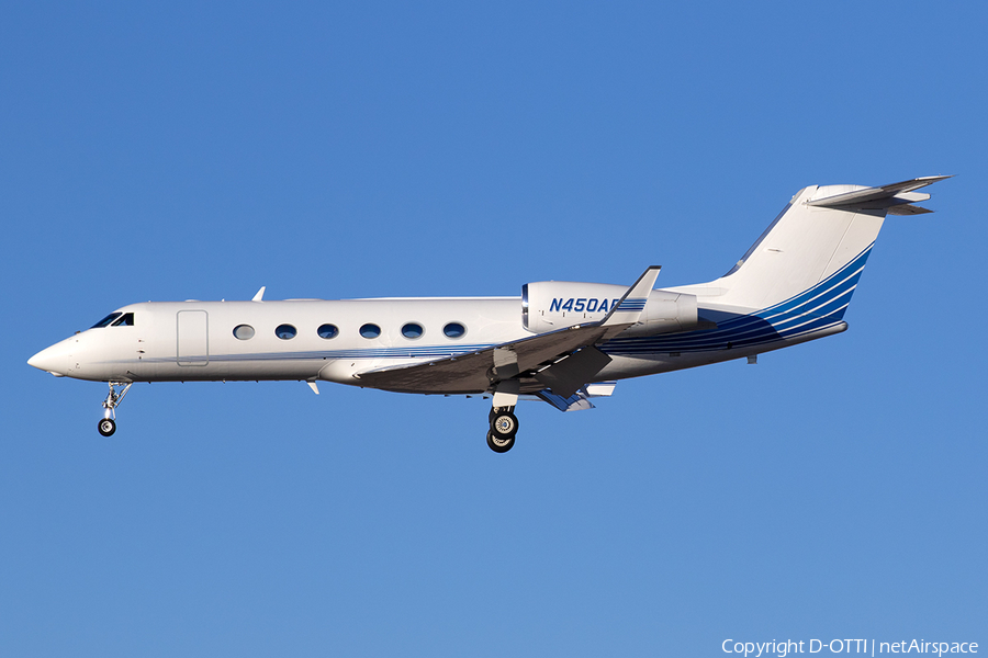 Clay Lacy Aviation Gulfstream G-IV-X (G450) (N450AR) | Photo 553952