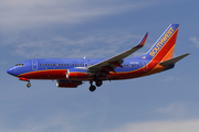 Southwest Airlines Boeing 737-7H4 (N450WN) at  Los Angeles - International, United States