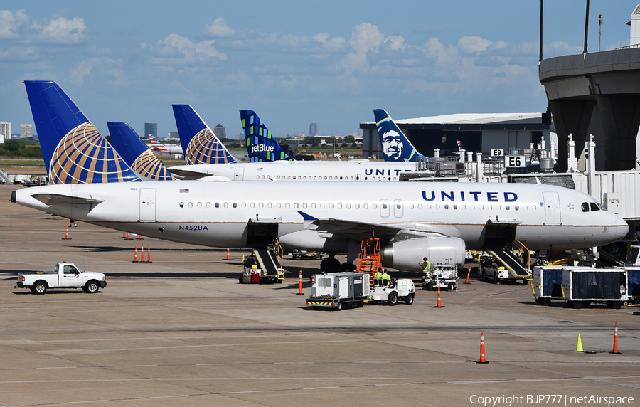United Airlines Airbus A320-232 (N452UA) | Photo 253303