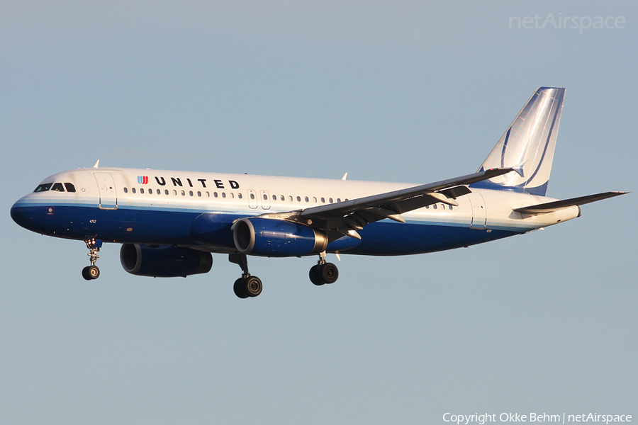 United Airlines Airbus A320-232 (N452UA) | Photo 40233