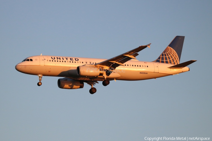 United Airlines Airbus A320-232 (N452UA) | Photo 586559