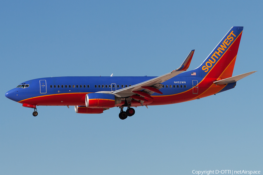Southwest Airlines Boeing 737-7H4 (N452WN) | Photo 181080