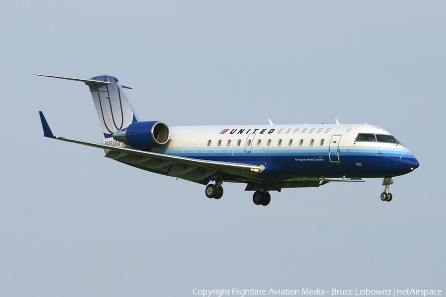 United Express (Air Wisconsin) Bombardier CRJ-200LR (N453AW) | Photo 150936