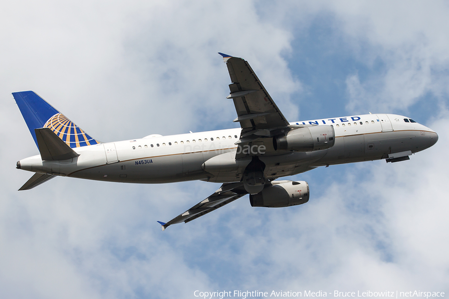 United Airlines Airbus A320-232 (N453UA) | Photo 335630