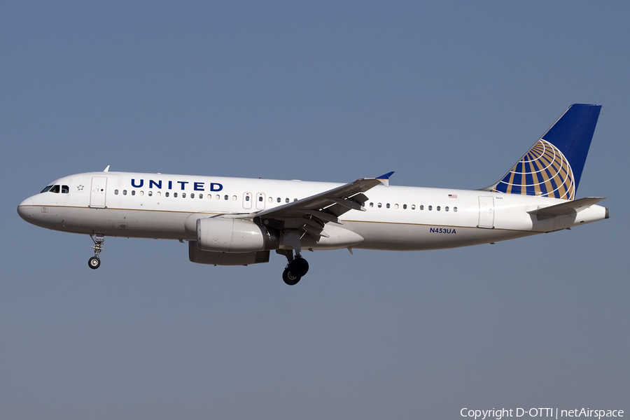 United Airlines Airbus A320-232 (N453UA) | Photo 424649