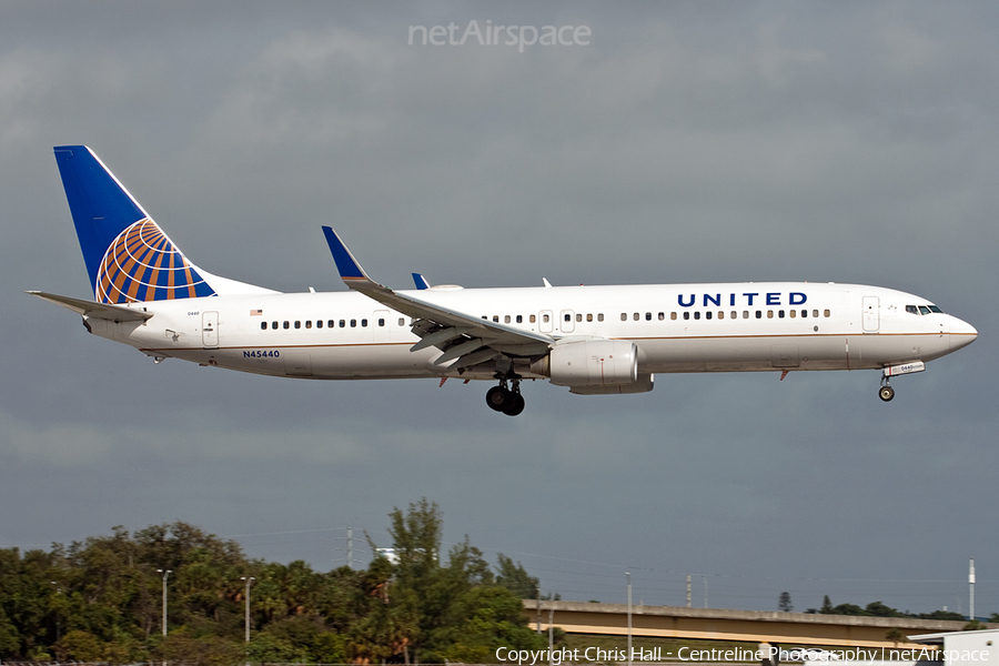 United Airlines Boeing 737-924(ER) (N45440) | Photo 44756