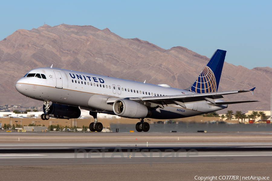 United Airlines Airbus A320-232 (N454UA) | Photo 35758