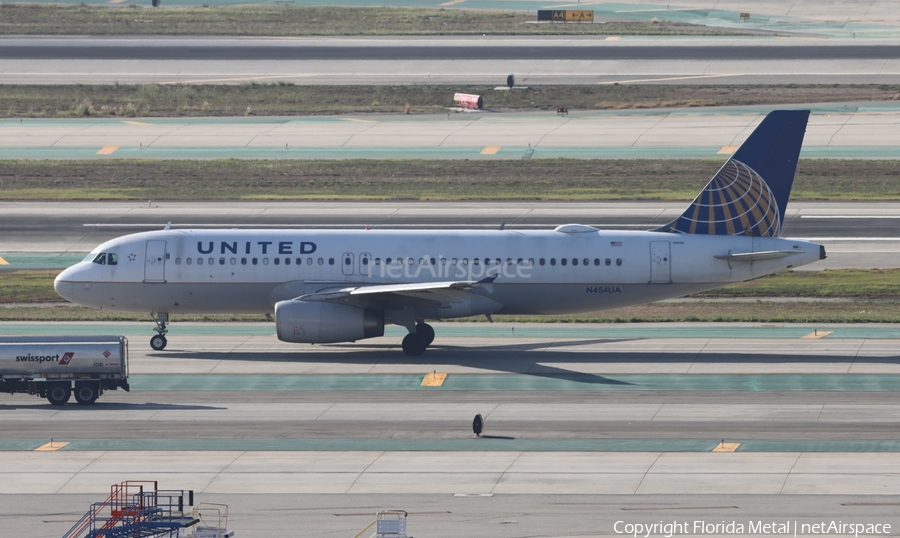 United Airlines Airbus A320-232 (N454UA) | Photo 612431