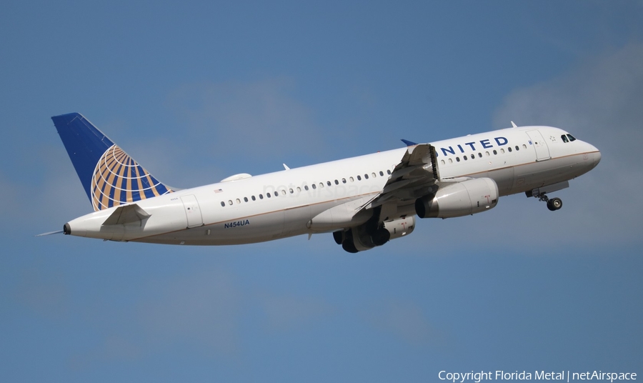 United Airlines Airbus A320-232 (N454UA) | Photo 586685