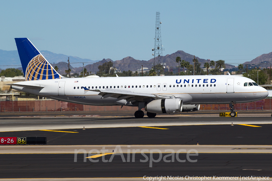 United Airlines Airbus A320-232 (N454UA) | Photo 124088