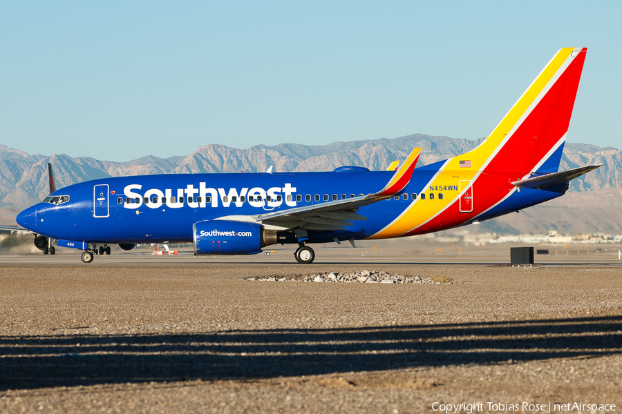 Southwest Airlines Boeing 737-7H4 (N454WN) | Photo 331736
