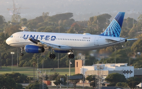 United Airlines Airbus A320-232 (N455UA) at  Los Angeles - International, United States