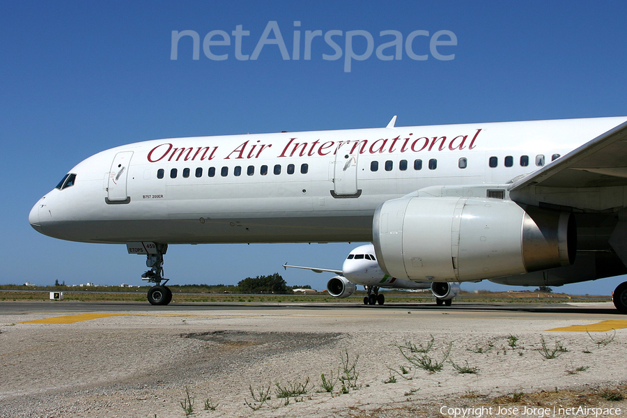 Omni Air International Boeing 757-28A (N459AX) | Photo 387347