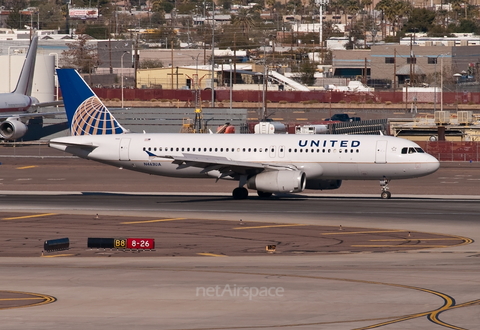 United Airlines Airbus A320-232 (N463UA) at  Phoenix - Sky Harbor, United States