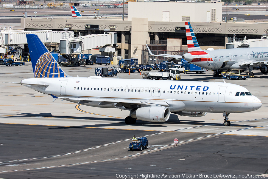 United Airlines Airbus A320-232 (N463UA) | Photo 556577