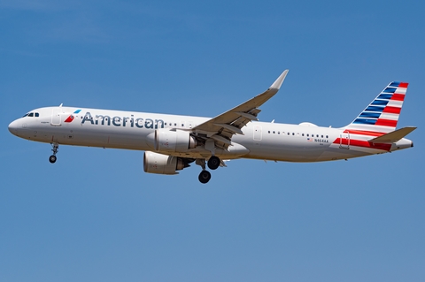 American Airlines Airbus A321-253NX (N464AA) at  Los Angeles - International, United States