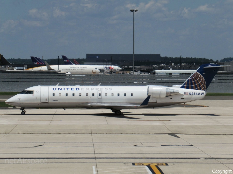 United Express (Air Wisconsin) Bombardier CRJ-200LR (N464AW) | Photo 515429