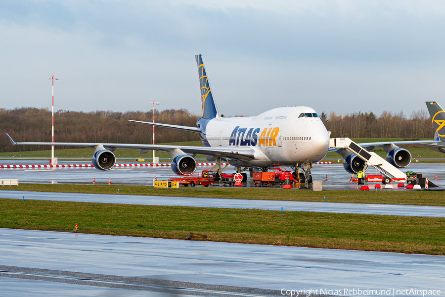 Atlas Air Boeing 747-446 (N465MC) | Photo 374489