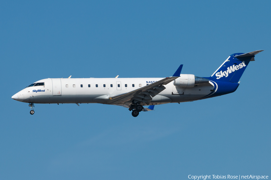 SkyWest Airlines Bombardier CRJ-200LR (N465SW) | Photo 300741