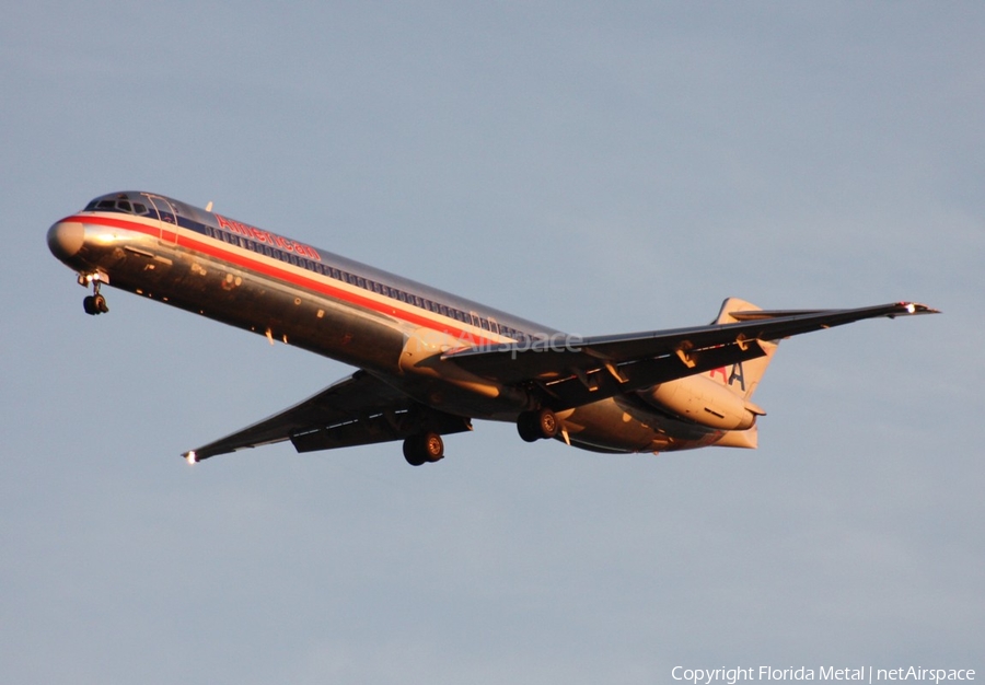 American Airlines McDonnell Douglas MD-82 (N469AA) | Photo 300560