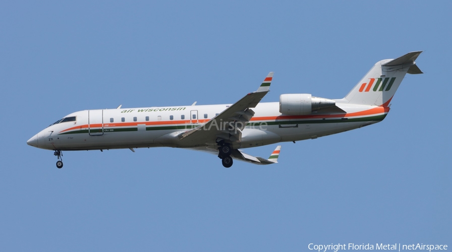 Air Wisconsin Bombardier CRJ-200ER (N471ZW) | Photo 666859
