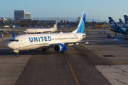 United Airlines Boeing 737-9 MAX (N47569) at  Los Angeles - International, United States