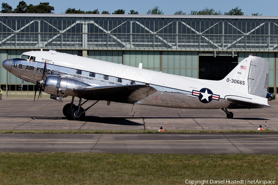 (Private) Douglas C-47A Skytrain (N47E) | Photo 415525