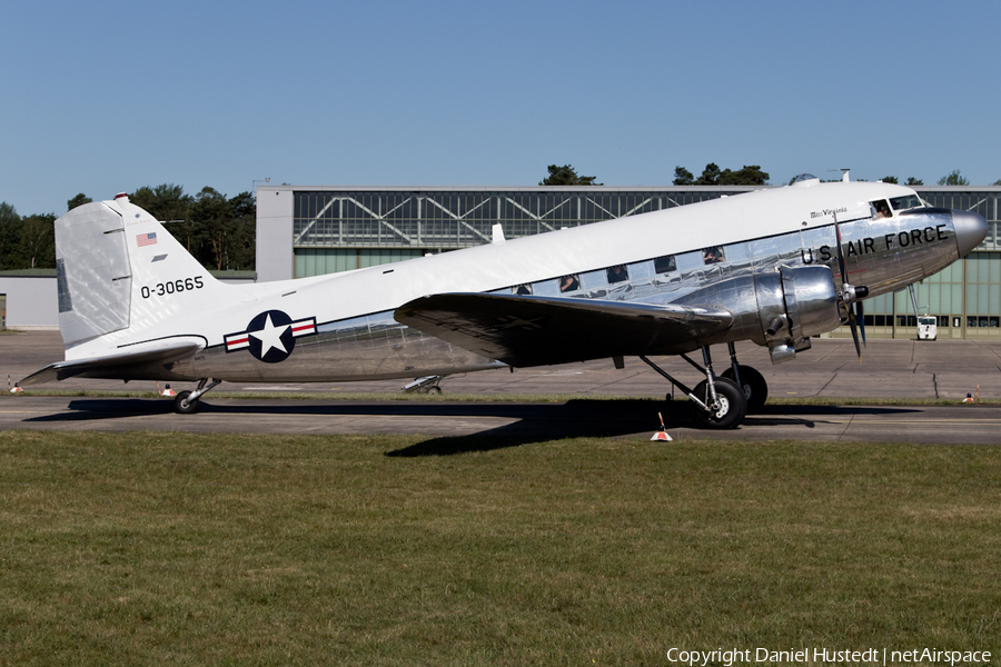(Private) Douglas C-47A Skytrain (N47E) | Photo 415528