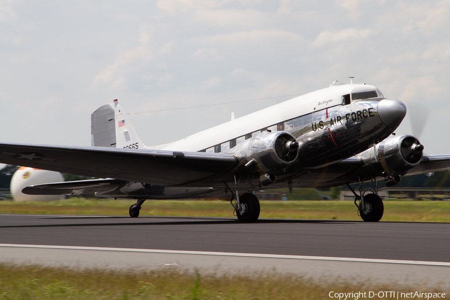 (Private) Douglas C-47A Skytrain (N47E) | Photo 328398