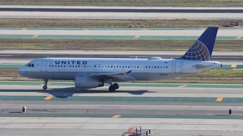 United Airlines Airbus A320-232 (N480UA) at  Los Angeles - International, United States