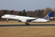 United Airlines Boeing 757-224 (N48127) at  Hamburg - Fuhlsbuettel (Helmut Schmidt), Germany