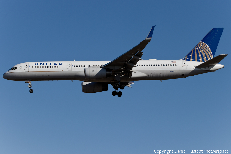 United Airlines Boeing 757-224 (N48127) | Photo 448592