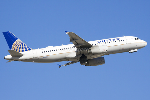 United Airlines Airbus A320-232 (N483UA) at  Phoenix - Sky Harbor, United States