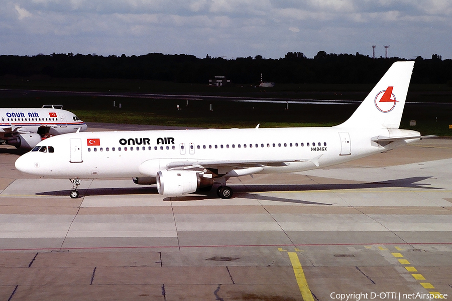 Onur Air Airbus A320-212 (N484GX) | Photo 142942