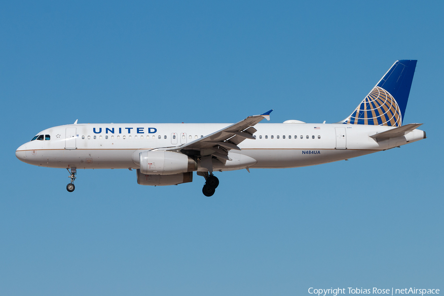 United Airlines Airbus A320-232 (N484UA) | Photo 298361