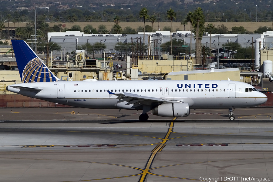 United Airlines Airbus A320-232 (N484UA) | Photo 462403