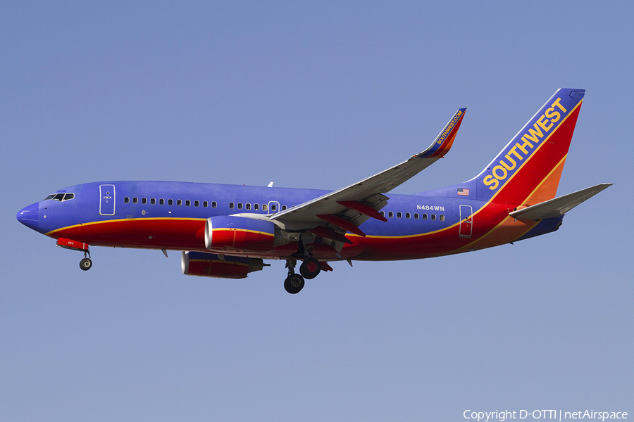Southwest Airlines Boeing 737-7H4 (N484WN) | Photo 337340