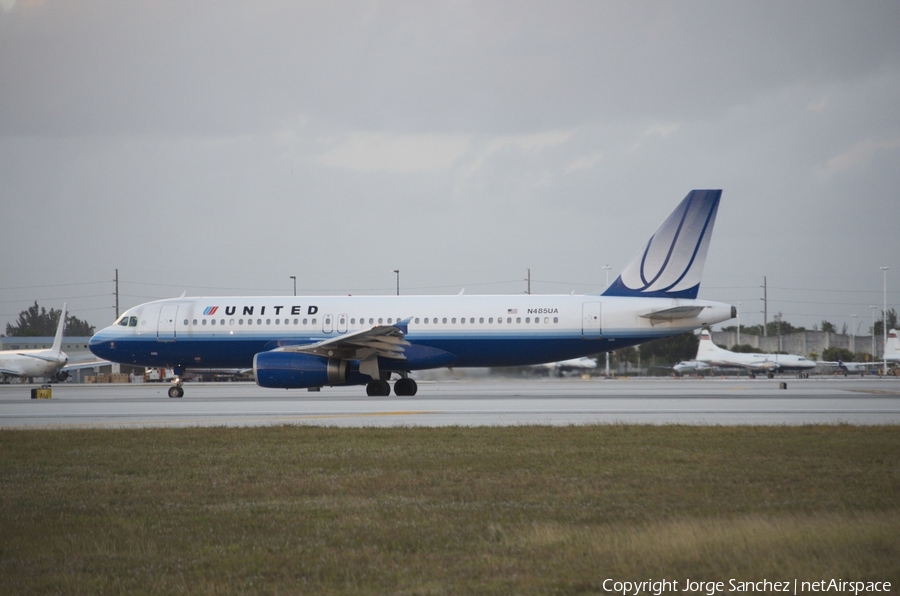 United Airlines Airbus A320-232 (N485UA) | Photo 15476