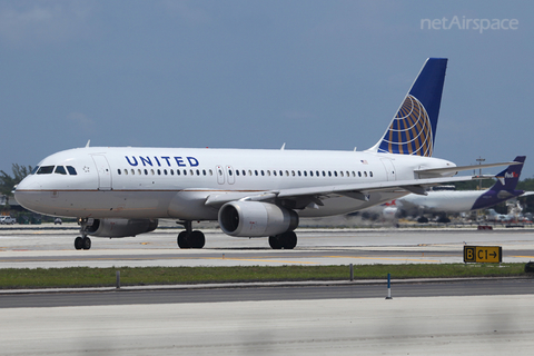 United Airlines Airbus A320-232 (N487UA) at  Ft. Lauderdale - International, United States