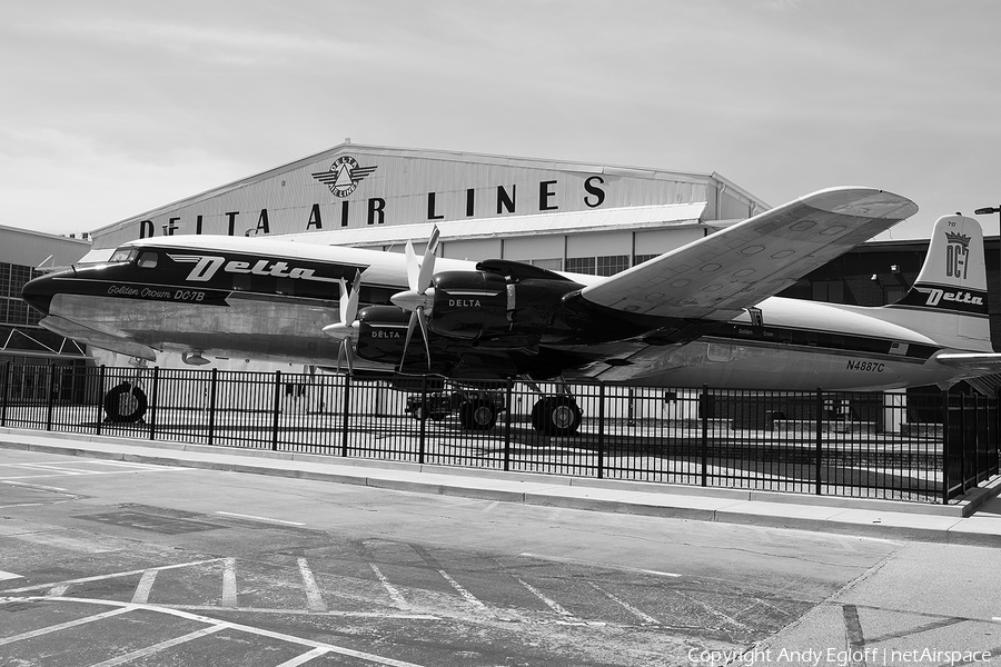 Delta Air Lines Douglas DC-7B (N4887C) | Photo 502571