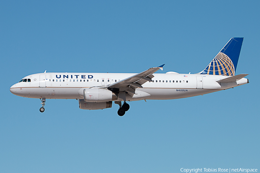 United Airlines Airbus A320-232 (N488UA) | Photo 275122