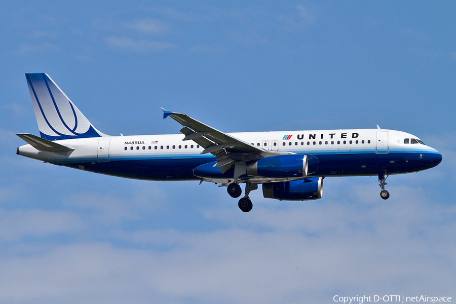 United Airlines Airbus A320-232 (N489UA) | Photo 364647