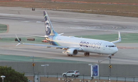 Alaska Airlines Boeing 737-990(ER) (N491AS) at  Los Angeles - International, United States