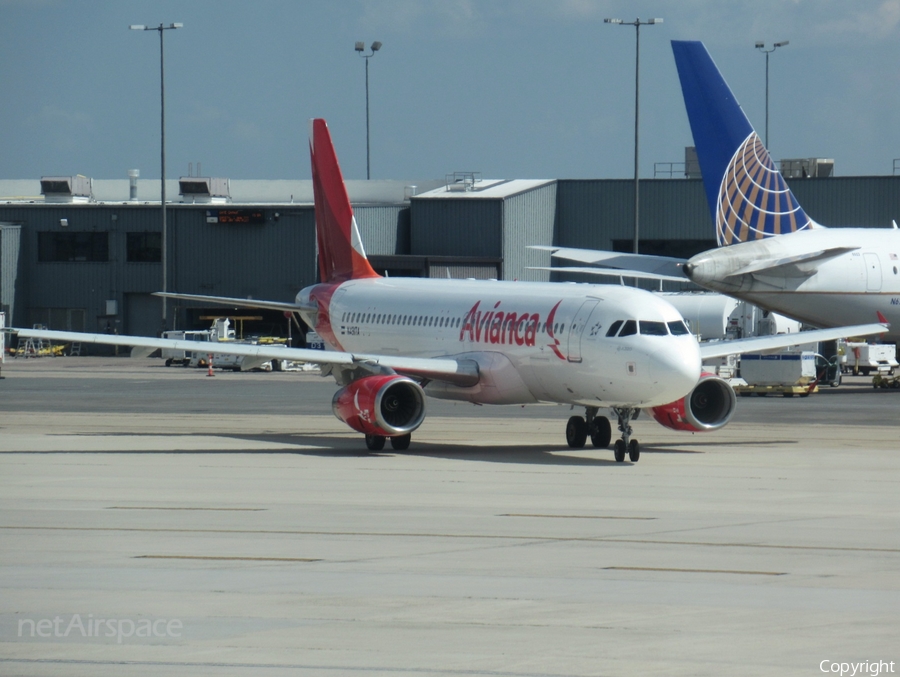 Avianca Airbus A320-233 (N491TA) | Photo 515452