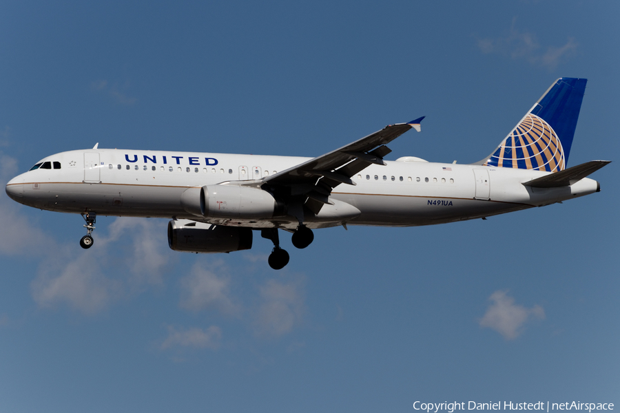 United Airlines Airbus A320-232 (N491UA) | Photo 446808