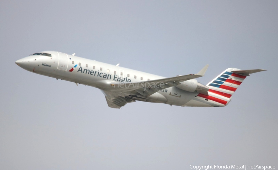 American Eagle (SkyWest Airlines) Bombardier CRJ-100ER (N492SW) | Photo 300591