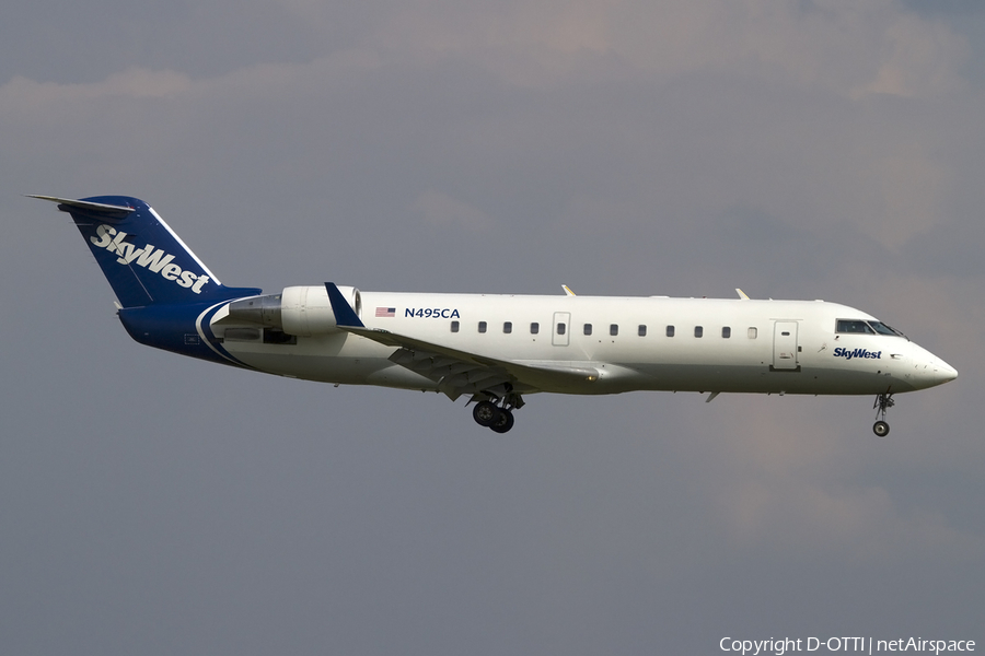 SkyWest Airlines Bombardier CRJ-200ER (N495CA) | Photo 442259