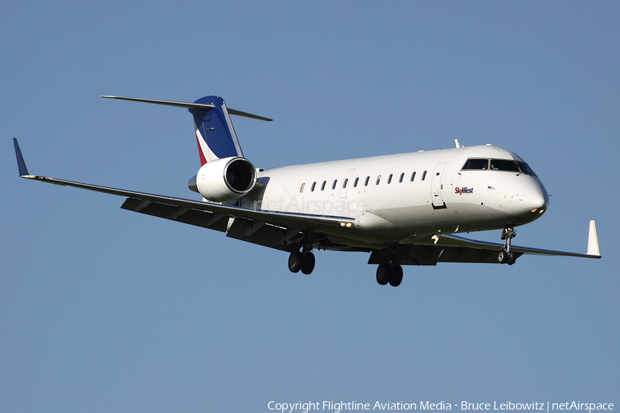 Midwest Connect (SkyWest Airlines) Bombardier CRJ-200ER (N496CA) | Photo 150593