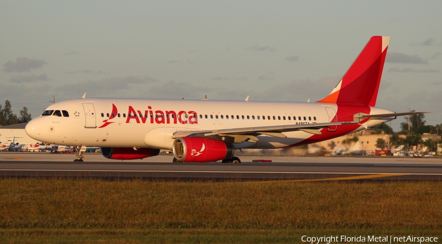 Avianca Central America Airbus A320-233 (N496TA) | Photo 297219