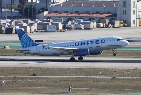 United Airlines Airbus A320-232 (N497UA) at  Los Angeles - International, United States